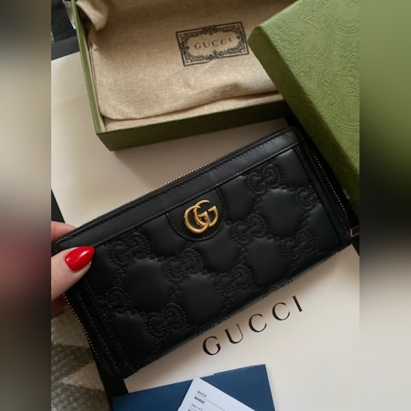 Gucci Black GG Matelasse Wallet - Picture 3 of 7